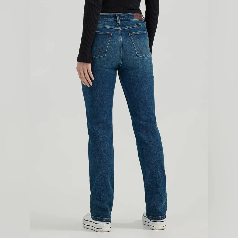 Wrangler | Women’s High-Rise Vintage Taper Jeans - Picture 1 of 6